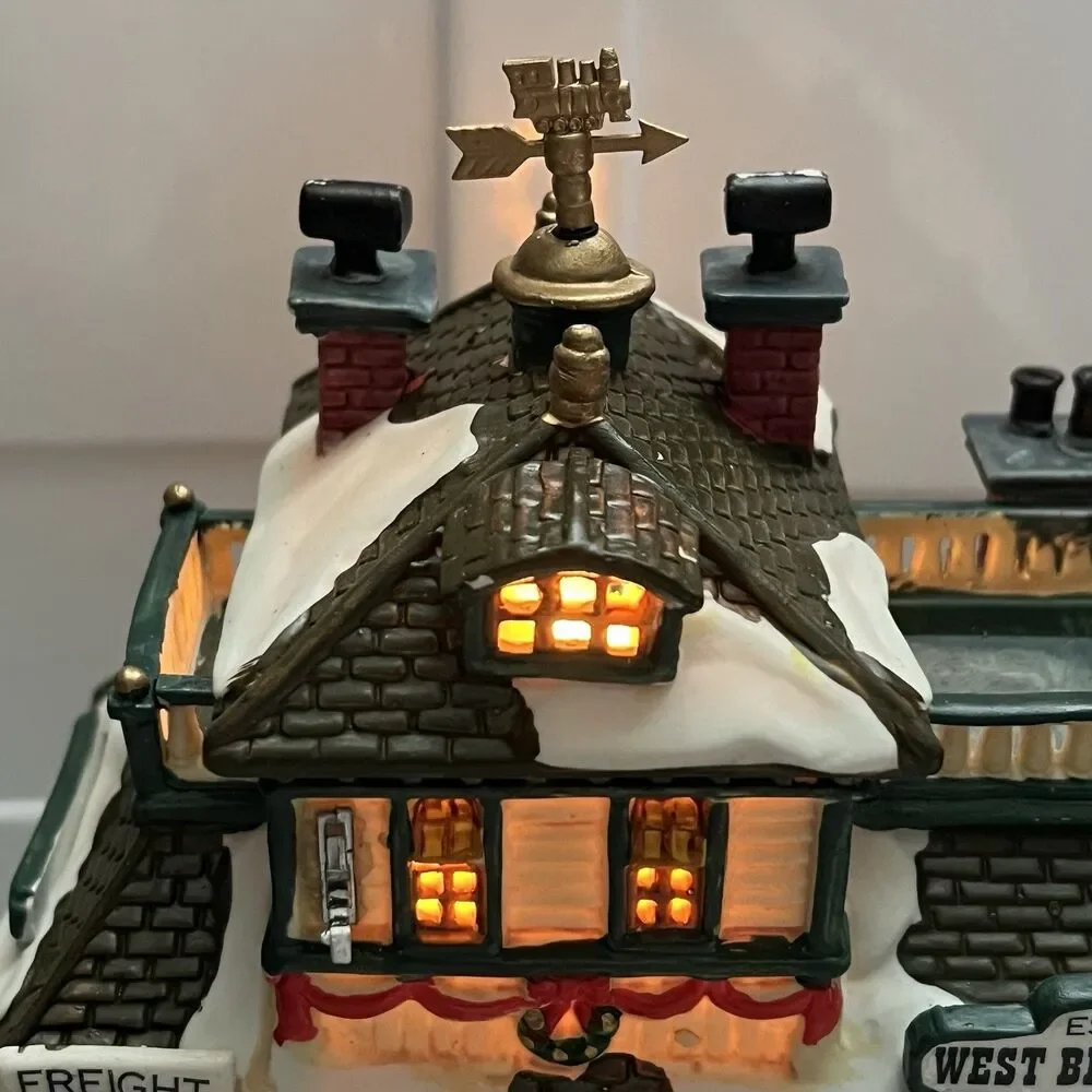 Lemax Coventry Cove West Bend Station Christmas Village 2002 Vintage EUC Vintage